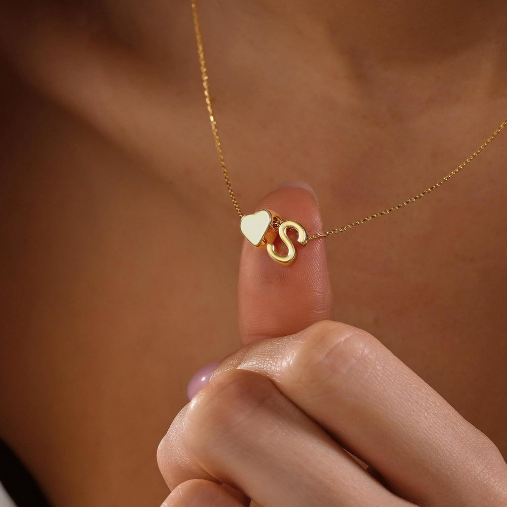 Schlichte Herz-Buchstaben-Halskette 14K vergoldet Schlüsselbeinkette Strapazierfähig Hypoallergen Verstellbare Anhängerkette für Damen