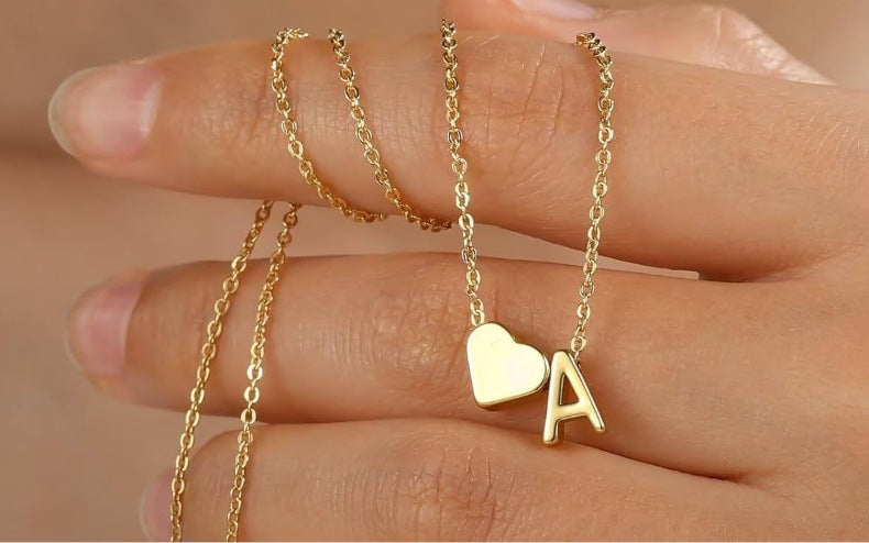Schlichte Herz-Buchstaben-Halskette 14K vergoldet Schlüsselbeinkette Strapazierfähig Hypoallergen Verstellbare Anhängerkette für Damen